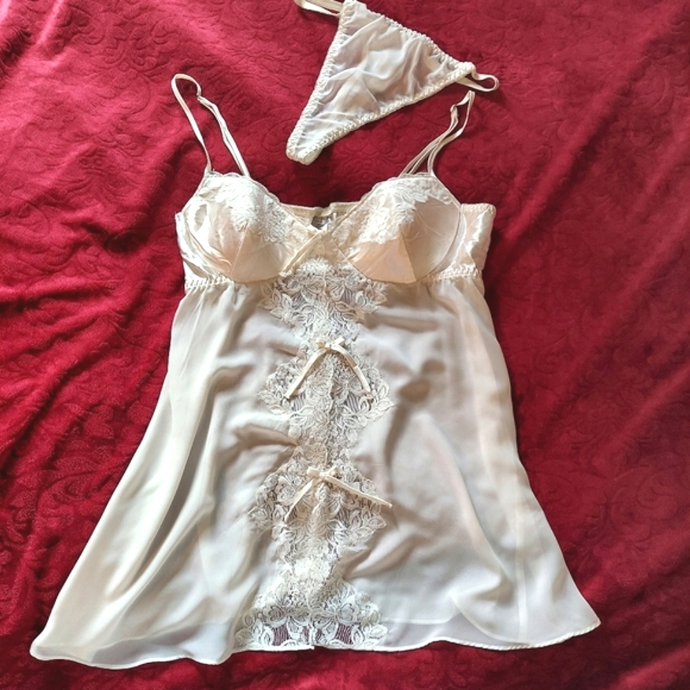 Lace Babydoll Negligée Set